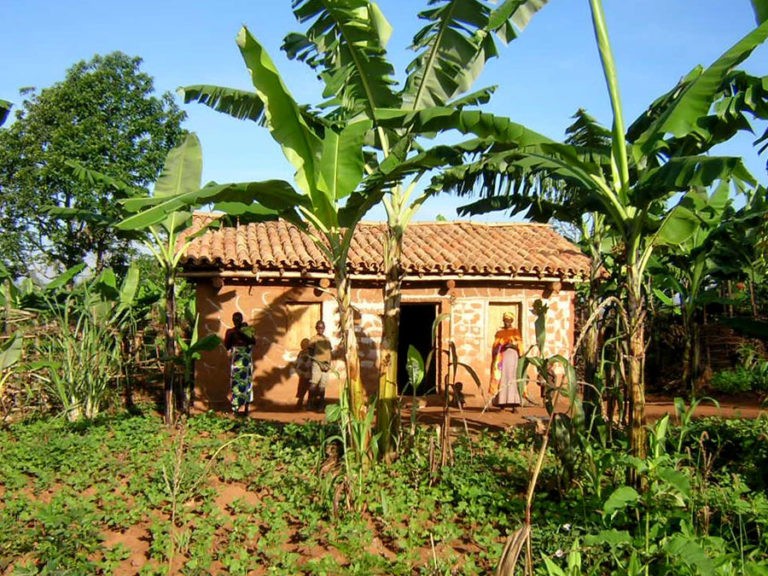 costruzioni casette per famiglie burundi vispe